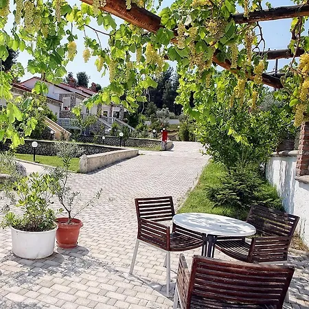 Aparthotel Chrouso