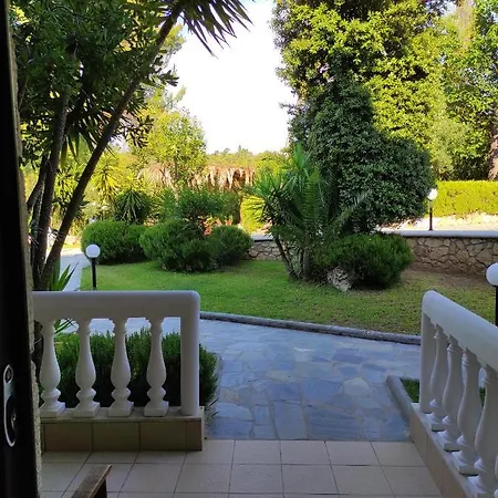 Aparthotel Chrouso