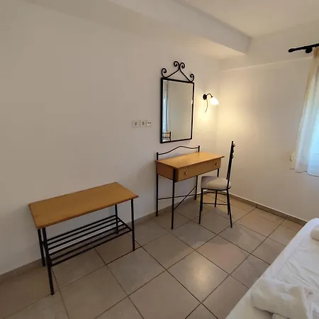 Chrouso Apartmanhotel