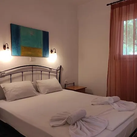 Chrouso Aparthotel *