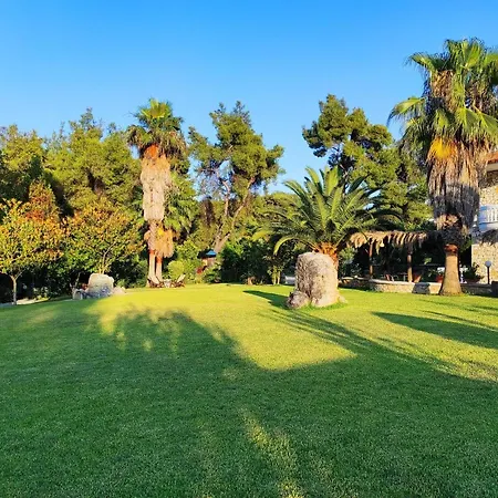 Chrouso Apartahotel Paliouri