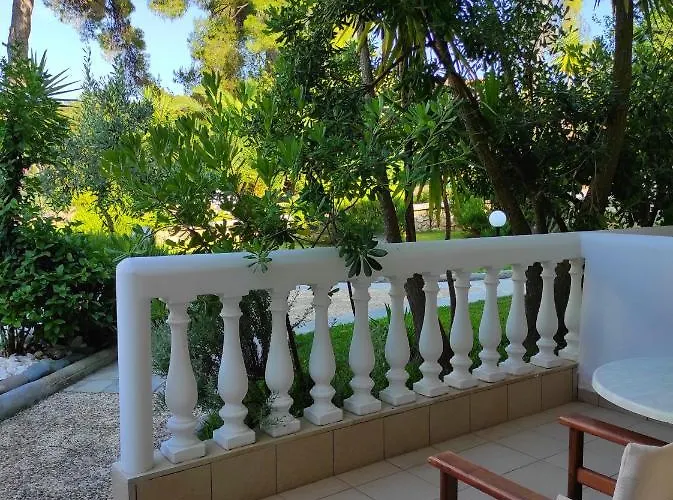 Chrouso Aparthotel 4*